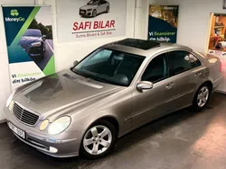 Ljusgrå (grå) Begagnad 2003 Mercedes E240 Avantgarde Sedan | 64 900 kr (Marknadspris)
