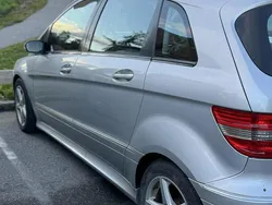 Svart Begagnad 2007 Mercedes B200 Minibuss | 23 000 kr