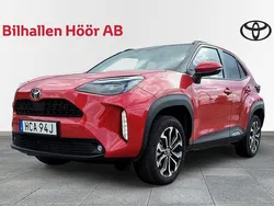 Röd Begagnad 2024 Toyota Yaris Cross Active SUV | 324 900 kr (Lite dyr)