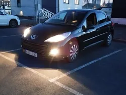 Svart Begagnad 2010 Peugeot 207 Halvkombi | 30 000 kr (Marknadspris)