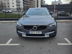 Begagnad 2019 Volvo V90 CC Momentum Kombi | 250 000 kr (Bra pris)