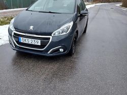 Begagnad 2016 Peugeot 208 Halvkombi | 69 900 kr (Marknadspris)