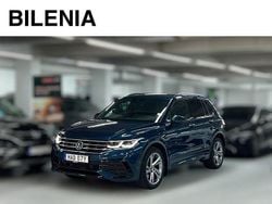 Blå Begagnad 2021 VW Tiguan R-line SUV | 299 900 kr (Marknadspris)
