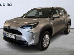 Silver Begagnad 2024 Toyota Yaris Hybrid Active SUV | 269 900 kr (Marknadspris)