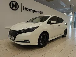 Vit Begagnad 2022 Nissan Leaf N-Connecta Halvkombi | 179 900 kr (Marknadspris)