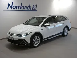 Vit (pure white) Begagnad 2022 VW Golf Alltrack Kombi | 269 900 kr (Marknadspris)