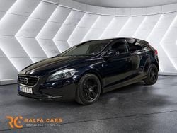 Svart Begagnad 2014 Volvo V40 Ocean Race Halvkombi | 139 000 kr (Marknadspris)
