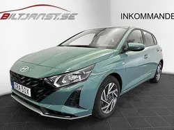 Grön Begagnad 2023 Hyundai i20 Essential Halvkombi | 219 900 kr (Marknadspris)