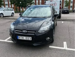 Svart Begagnad 2012 Ford Focus Titanium Kombi | 35 000 kr (Bra pris)