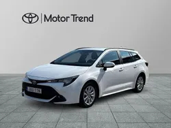 Vit Begagnad 2024 Toyota Corolla Sport Kombi | 279 990 kr (Superpris)