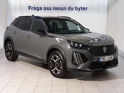 Grå Begagnad 2024 Peugeot 2008 GT SUV | 264 900 kr (Marknadspris)