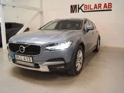 Ljusblå Begagnad 2017 Volvo V90 CC Momentum Kombi | 169 900 kr