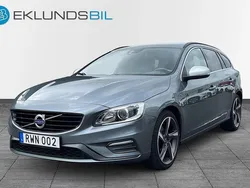 Grå Begagnad 2016 Volvo V60 R-Design Momentum Kombi | 169 900 kr (Marknadspris)