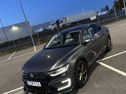 Grå Begagnad 2017 VW Passat GTE Sedan | 149 900 kr (Marknadspris)