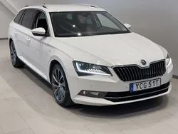 Vit (candy white) Begagnad 2019 Skoda Superb LAURIN & KLEMENT Kombi | 269 900 kr (Marknadspris)