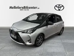 Silver Begagnad 2019 Toyota Yaris Hybrid Halvkombi | 179 500 kr (Lite dyr)