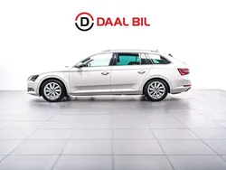 Vit Begagnad 2017 Skoda Superb Business Line Kombi | 169 700 kr (Bra pris)