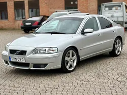 Ljusgrå (grå) Begagnad 2004 Volvo S60 Sedan | 79 900 kr