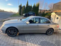 Silver Begagnad 2008 Mercedes E220 Sedan | 47 900 kr (Lite dyr)