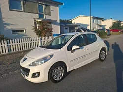Vit Begagnad 2012 Peugeot 207 Halvkombi | 39 900 kr (Marknadspris)