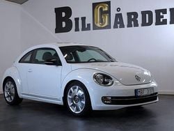 Vit Begagnad 2012 VW Beetle GT Halvkombi | 119 900 kr (Marknadspris)