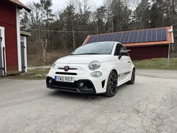 Vit Begagnad 2018 Abarth 595 Competizione Halvkombi | 168 000 kr (Bra pris)