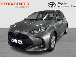 Grön Begagnad 2020 Toyota Yaris Active Halvkombi | 189 900 kr (Marknadspris)