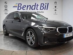 Grå Begagnad 2022 BMW 530e Sport Line Kombi | 324 500 kr (Superpris)