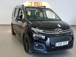 Svart Begagnad 2023 Citroën e-Berlingo Shine Minibuss | 349 900 kr (Marknadspris)