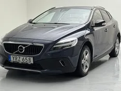 Mörkblå Begagnad 2019 Volvo V40 CC Kombi | 189 900 kr