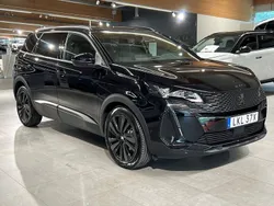Svart Begagnad 2024 Peugeot 5008 GT Minibuss | 349 900 kr (Marknadspris)