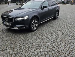Grå Begagnad 2020 Volvo V90 CC Kombi | 269 000 kr (Marknadspris)