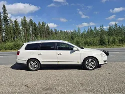 Vit Begagnad 2009 VW Passat Sportline Kombi | 25 000 kr