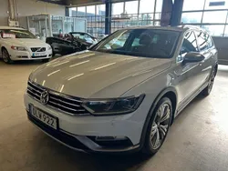 Vit (vit med klarlack) Begagnad 2018 VW Passat Alltrack Kombi | 149 000 kr