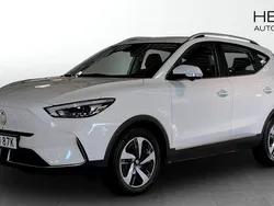 Vit (white) Begagnad 2022 MG ZS Luxury Sedan | 254 900 kr (Bra pris)