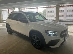 Mercedes GLB200