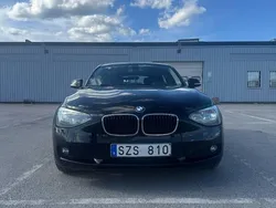 Svart Begagnad 2012 BMW 118 Halvkombi | 74 999 kr (Marknadspris)