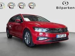 Röd Begagnad 2020 VW Passat Kombi | 219 990 kr (Marknadspris)
