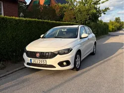 Vit Begagnad 2017 Fiat Tipo Lounge Halvkombi | 115 000 kr (Marknadspris)