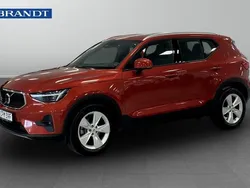 Röd Begagnad 2023 Volvo XC40 Core SUV | 329 900 kr (Bra pris)