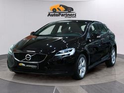 Svart Begagnad 2016 Volvo V40 Momentum Kombi | 138 800 kr (Marknadspris)