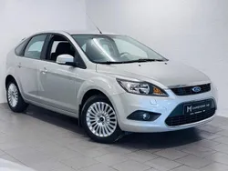 Grå Begagnad 2008 Ford Focus Titanium Halvkombi | 54 900 kr