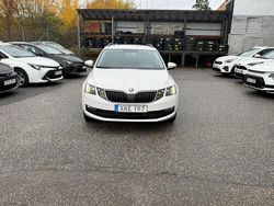 Vit Begagnad 2018 Skoda Octavia Kombi | 139 900 kr (Marknadspris)