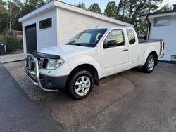 Vit Begagnad 2009 Nissan Navara Pickup | 103 000 kr (Lite dyr)