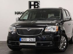 Svart Begagnad 2013 Lancia Voyager Minibuss | 139 900 kr (Marknadspris)