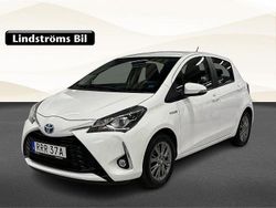 Vit Begagnad 2019 Toyota Yaris Hybrid Halvkombi | 184 900 kr (Marknadspris)