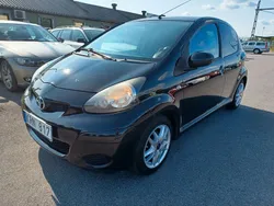 Svart Begagnad 2010 Toyota Aygo Halvkombi | 34 900 kr (Marknadspris)