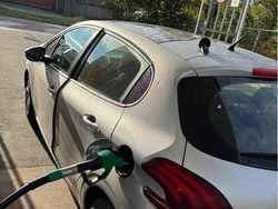 Grå Begagnad 2015 Peugeot 208 Halvkombi | 49 000 kr (Bra pris)