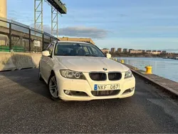 Vit Begagnad 2011 BMW 318 Kombi | 79 900 kr (Marknadspris)