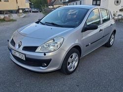 Grå Begagnad 2006 Renault Clio R.S. Halvkombi | 21 000 kr (Marknadspris)